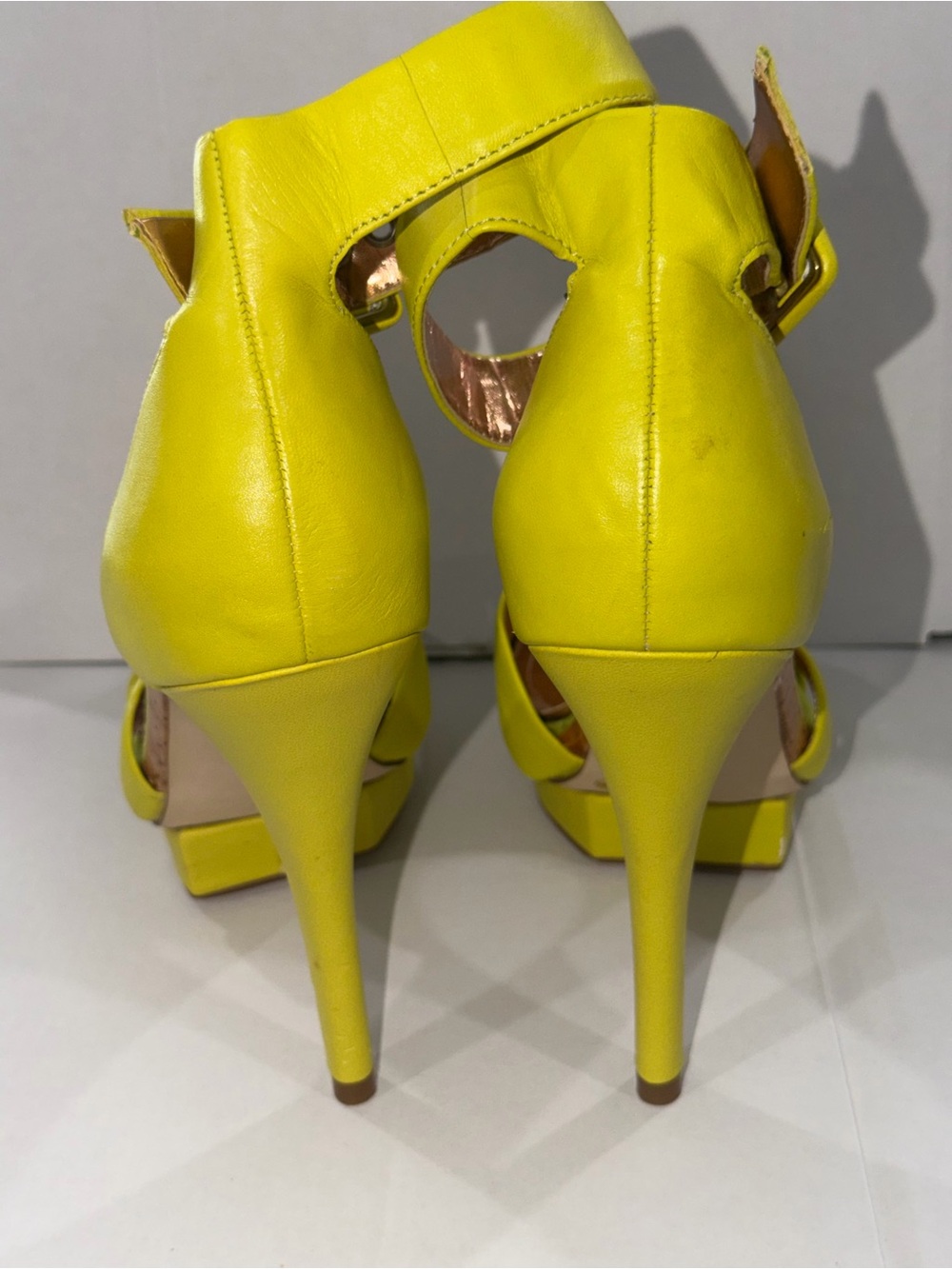 BCBGeneration "Zenas" Citron Neon/Lime Green Platform Sandals High Heels - Picture 9 of 11